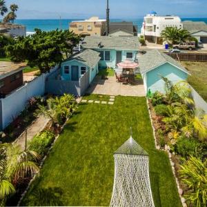 Pacific Bungalow & Tiny House