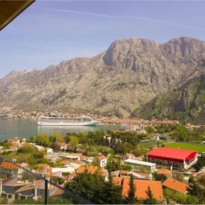 2bd Modern Apt w/ Kotor Old Town & Bay Views