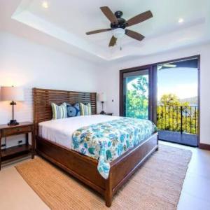 360 Splendor 206-Ocean View Condo-Breakfast Included!