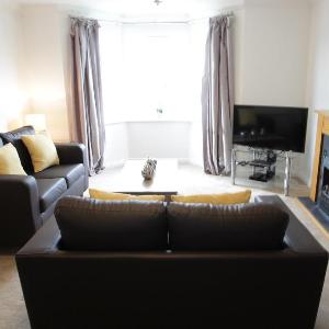 Modern 2 bedroom in Clarendon court Windsor