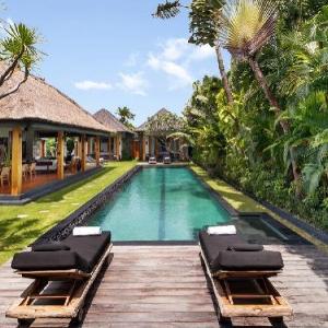 Villa Wolfe by Villa Finder