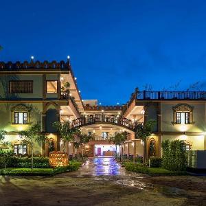 Bagan Diamond Crown Hotel