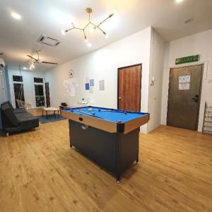 KTV Dart&Snooker 4BR 16~20pax 4min WALK to Jonker