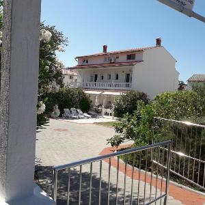 Apartment Daisy to 9 p. with 3 Terrace