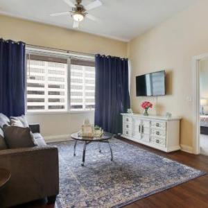 Epicenter of Nola! Downtown Condo & Rooftop #1104