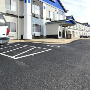 Sky-Palace Inn & Suites Northfield