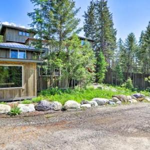 Superb Whitefish Retreat with Hot Tub Sauna Yoga!