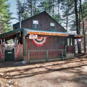 Quaint North Conway House with Spacious Deck