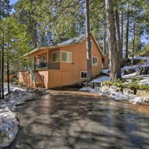 Cozy Mi-Wuk Village Cabin with Porch Near Stanislaus!