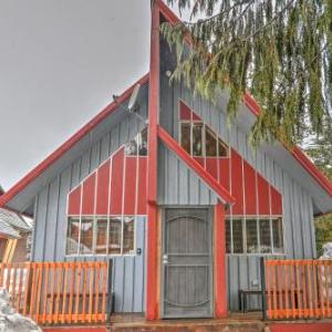 Inviting Mt Hood Cabin with Deck 1 Mi to Skibowl!