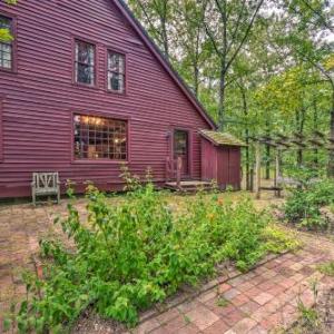 Quaint Home with Grill-10Mi to Hot Springs Natl Park