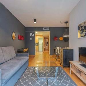 2 bedroom apart with balcony in Eixample