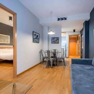 1 bedroom with balcony in Eixample