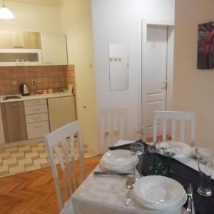 Two Kings apartment