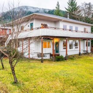 Ketchikan Home with Bay Views half Mi to Hiking Trails!