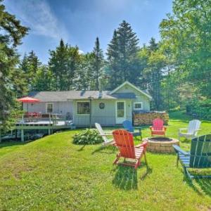 Charming Wilmington Cabin 8 Mi to Mt Snow!