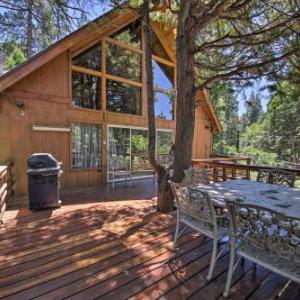 Rustic Lake Arrowhead Cabin - 5 Mins to Village!