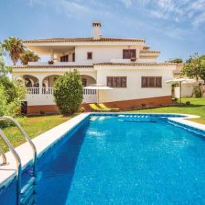 Stunning home in Oropesa del Mar w/ WiFi Outdoor swimming pool and 4 Bedrooms