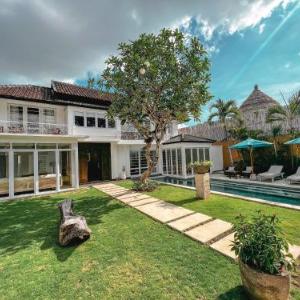 Villa Swarna by Nakula
