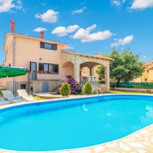 Four-Bedroom Holiday Home in Pula