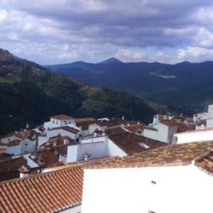 Apartment with 3 bedrooms in Jubrique with wonderful mountain view and terrace