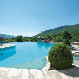 Seven-Bedroom Holiday Home in Grabovac