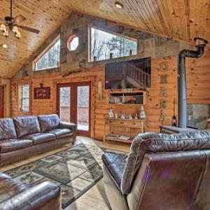 Rustic Cabin with Hot Tub - 7 Miles to Hocking Hills