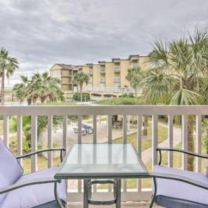 Waterfront Condo On The Galveston Seawall!