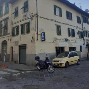 Oltrarno Real Mood Florentine Apartment