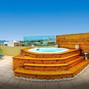 Luxury Sea-View Penthouse with Outdoor Jacuzzi