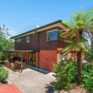 Acacia Bay Getaway - Lake Taupo Holiday Home