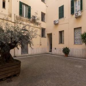 Colosseo & Colle Oppio Cozy Apartment