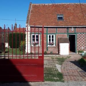 Gîte La Neuville-Roy 3 pièces 4 personnes - FR-1-526-10