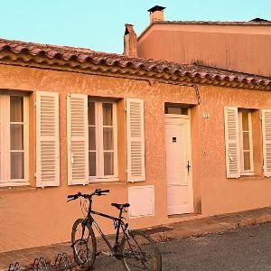 La Maison et son jardin clos