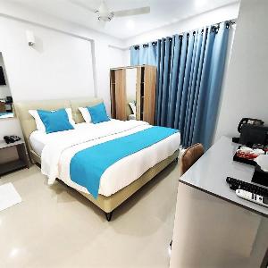 TOUR INN