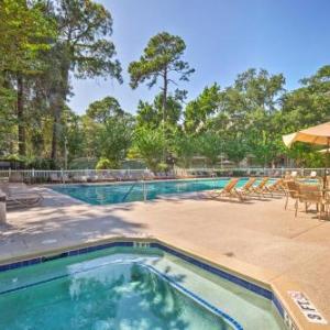 Hilton Head Condo with Lagoon View - Near Beach!