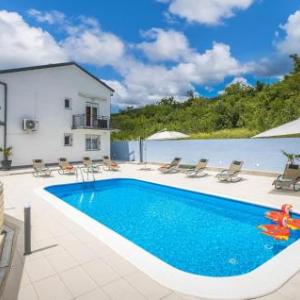 Five-Bedroom Holiday Home in Selce