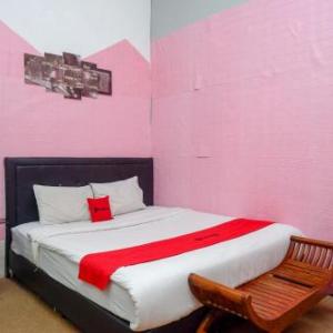 RedDoorz @ Golden Inn Tugu Yogyakarta