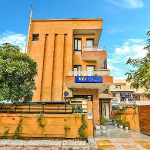 FabHotel Rallkmas - DLF Phase 2 & MG Road Metro
