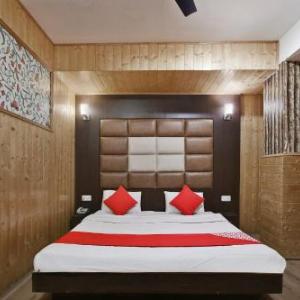 Hotel O Azad