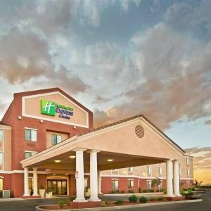 Holiday Inn Express & Suites Willcox