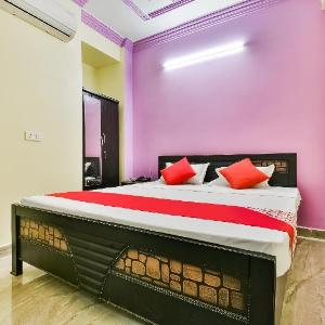 Hotel O Royal Palace