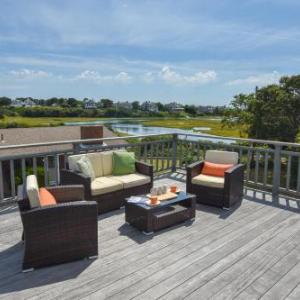 611 Stunning Water Views from 2 Decks Walk to Ridgevale Beach and Bring Your Dog