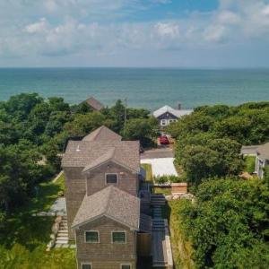 424 Gorgeous Architectural Home with Water Views Steps From Private Beach