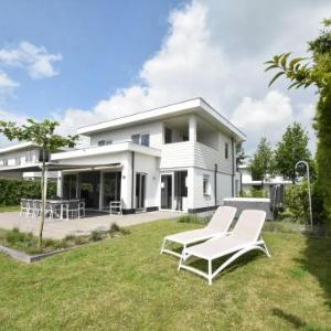 Magnificent Villa in Harderwijk near the Lake