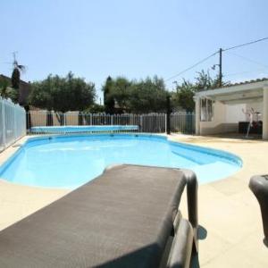 Studio in Suze la Rousse with shared pool enclosed garden and WiFi