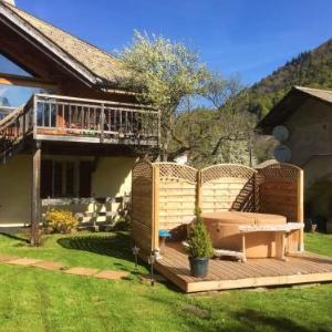 Apartment with 5 bedrooms in Montriond with wonderful mountain view furnished garden and WiFi 7 km from the slopes