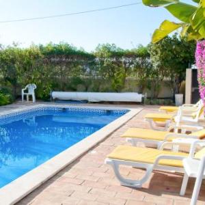 Alporchinhos Villa Sleeps 4 with Pool