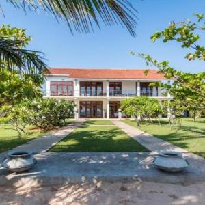 Villa Nilaveli Beachfront