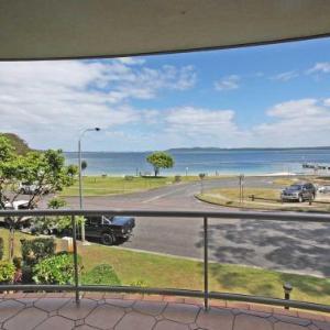 Florentine 7 11 Columbia Close - wifi air conditioned unit with fantastic views of Little Beach